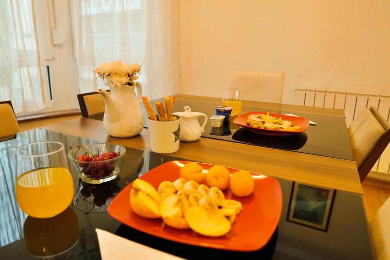 City Center Grand Apartment - Three-Bedroom, Free Parking 사라예보 외부 사진