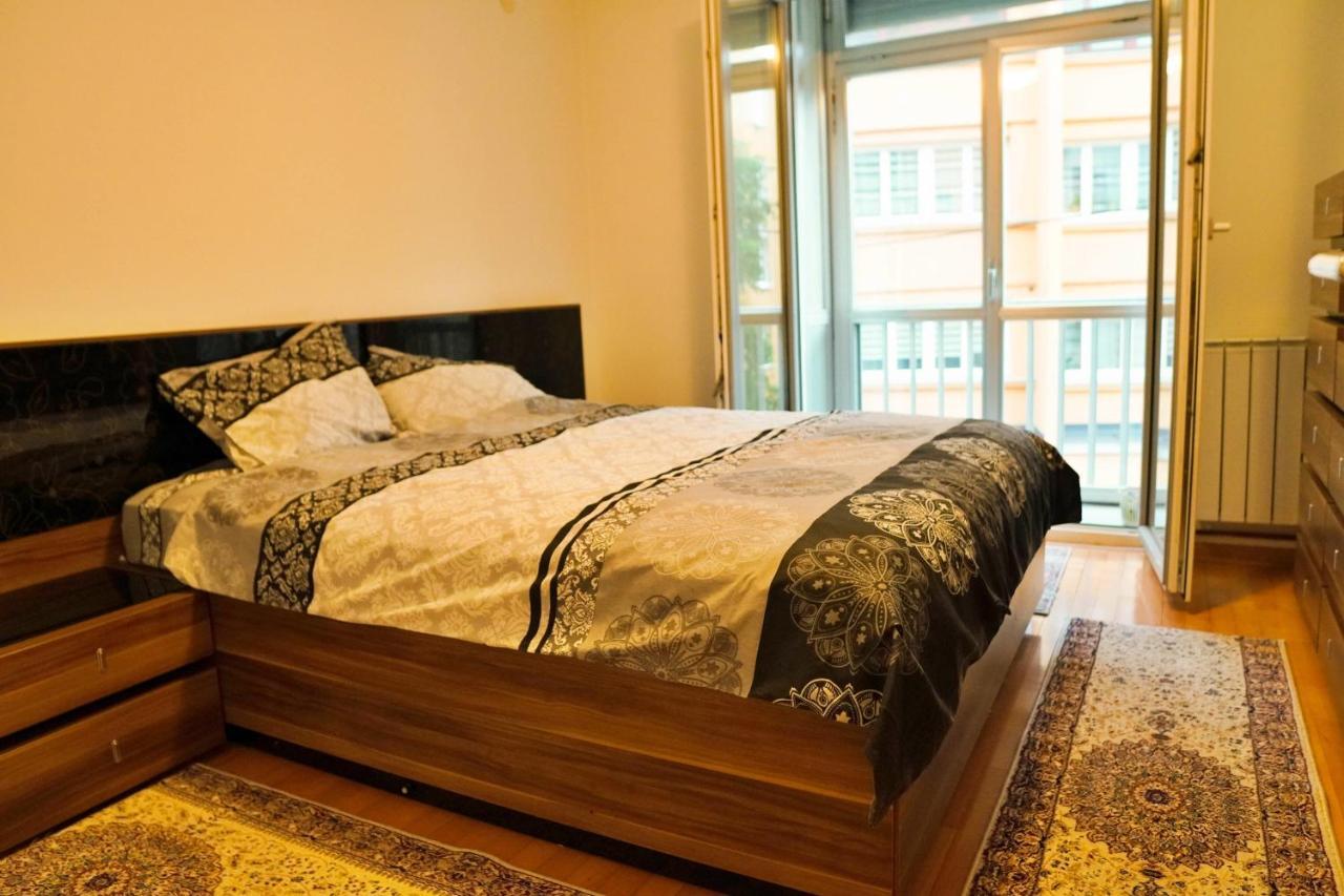 City Center Grand Apartment - Three-Bedroom, Free Parking 사라예보 외부 사진