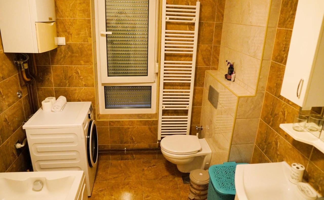 City Center Grand Apartment - Three-Bedroom, Free Parking 사라예보 외부 사진