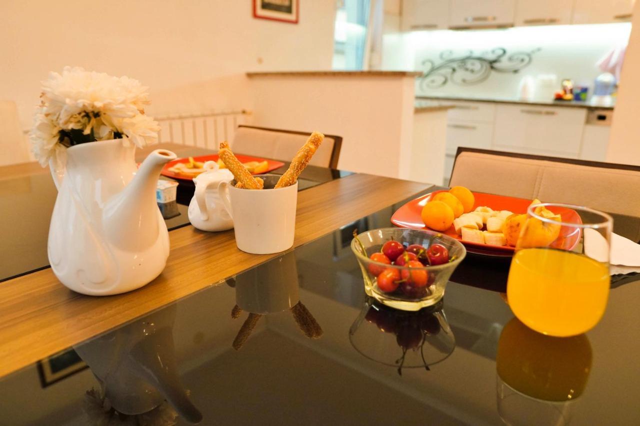 City Center Grand Apartment - Three-Bedroom, Free Parking 사라예보 외부 사진